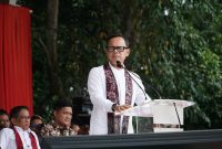 Wamendagri Bima Arya Saat melantik mengahdiri Pelantikan Ketua RT di Kota Jambi