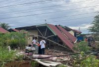 Foto : Rumah Yang Terkena Guncangan Gempa,Jumat (23/05) Dini Hari