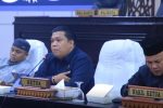 Foto : Ketua DPRD Kota Sungai Penuh Hutri Randa Pimpin Rapat (Humas)