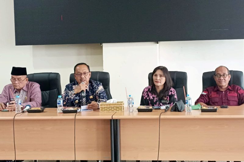 Wakil Bupati Morison Pimpin Rapat