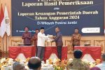 Bupati Kerinci Monadi Menerima Laporan Keuangan Daerah dengan Opini WTP