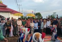 Bupati Monadi dan Wakil Bupati Morison Disambut Sekapur Sirih