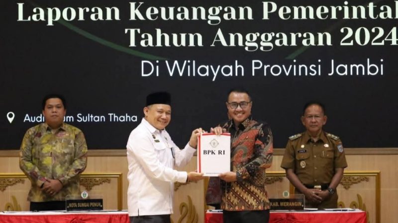 Wako Alfin Menerima Laporan Keuuangan Daerah Opini WTP 