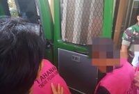 Tersangka Digiring Ke Mobil Tahanan