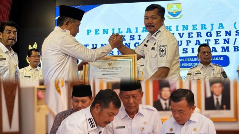 Bupati Monadi Terima Penghargaan dari Provinsi Jambi