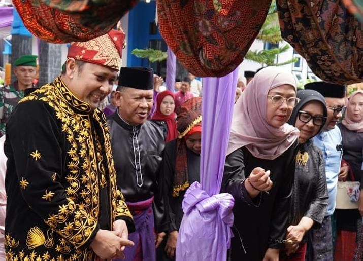 Bupati M.Syukur di Festival Pangkalan Jambu