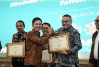 Wako Alfin Terima Sertifikat Eliminasi dari Kementerian Kesehatan