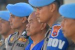 Mantan Perwira Polisi Dadang Iskandar (Tengah Baju Biru) di Vonis Seumur Hidup Oleh Pengadilan Negeri Padang Atas Pembunuhan Sesama Polisi