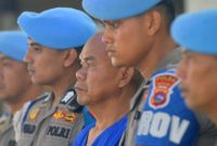 Mantan Perwira Polisi Dadang Iskandar (Tengah Baju Biru) di Vonis Seumur Hidup Oleh Pengadilan Negeri Padang Atas Pembunuhan Sesama Polisi