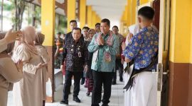 Gubernur Al Haris Dampingi Wamen PAN-RB Tinjau Program MBG di SMAN 10 Jambi,Kamis (18/09/2025)