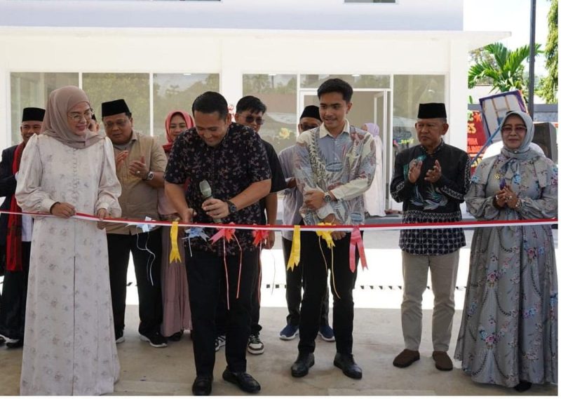 Bupati H.Sykur Meresmikan SPBU di Desa Benteng