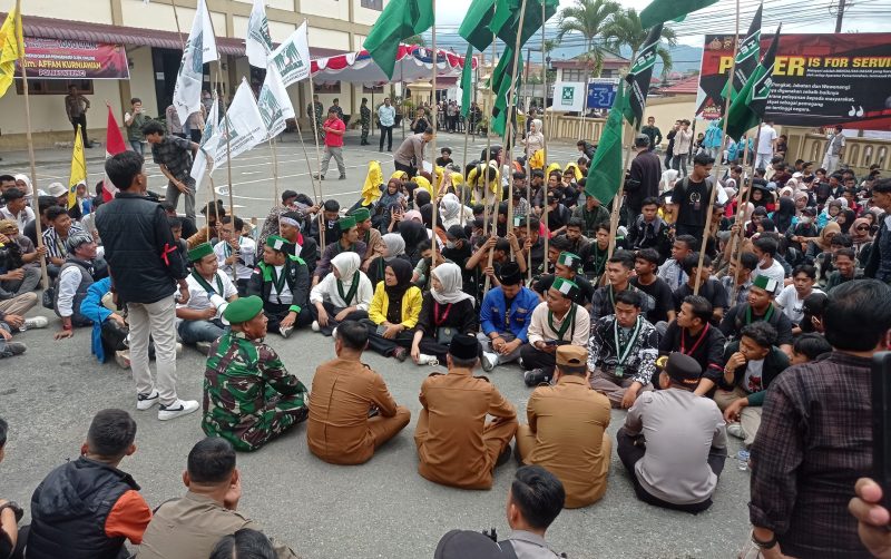 Aksi Damai Mahasiswa Di Polres Kerinci