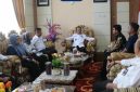 Wawako Azhar Hamzah Terima Tim KLHK
