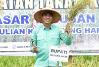Bupati Fadhil Arief Panen Raya di Terusan,Minggu (14/09/2025)