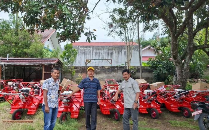 Foto : Alsintan Bantuan Kementerian Pertanian Untuk Petani Sungai Penuh (Dok : Humas & Protokol Sungai Penuh)