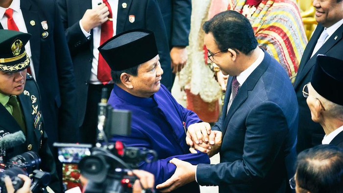 Foto: Anies Baswedan (kanan) dan Presiden Prabowo Subianto (kiri). (Dok Instagram Anies Baswedan)  