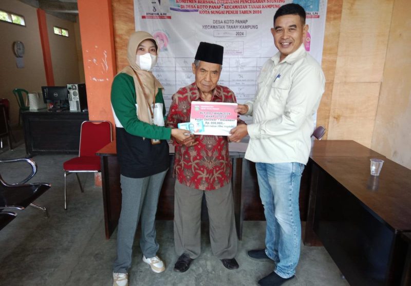Foto : Ilustrasi Penyaluran BLT di Salah satu Desa (Dok : Istimewa)