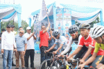 Foto : Lomba Balap Sepeda Criterium 2025 yang dibuka oleh Wakil Bupati Muaro Jambi, Junaidi H. Mahir, dalam rangka memperingati HUT ke-26 Kabupaten Muaro Jambi. (Dok : Pemkab Muaro Jambi)