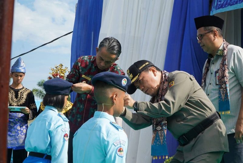 Gubernur Jambi Al Haris Kukuhkan Siswa Baru SMA Titian Teras