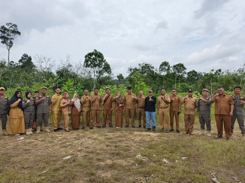 Wabub Katamso Tinjau Lokasi Rencana Pembangunan TPST di Merlung,Selasa 07/10/2025