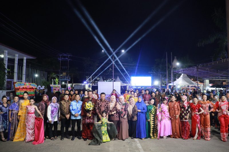 Tungkal Fashion Street 2 Meriahkan Hari Batik Nasional