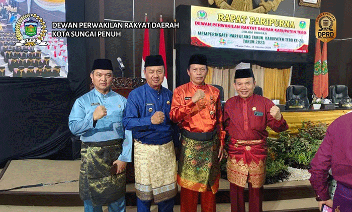 Wakil Ketua DPRD Kota Sungai Penuh Hardizal (Kanan Merah) (Dok DPRD Sungai Penuh)