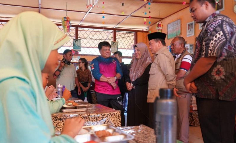 Gubernur Al Haris dan Pj Sekda Zulhifni Pantau MBG di Merangin,Jumat 03/10/2025