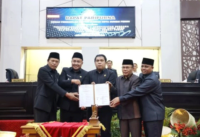 Pimpinan DPRD Kota Sungai Penuh dengan Pemerintah Kota Sungai Penuh Setujui KUA PPAS