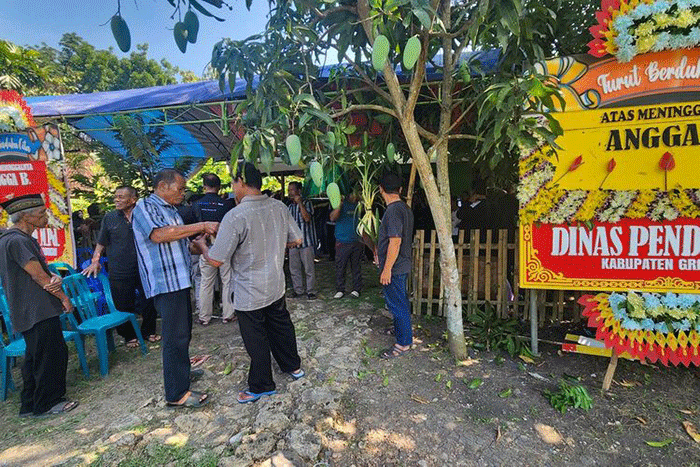 Suasana rumah Angga Bagus Perwira (12) di Desa Ledokdawan, Kecamatan Geyer, Minggu (12/10/2025) pagi. Siswa SMP di Grobogan itu tewas diduga dianiaya teman sekolahnya .(KOMPAS.COM/PUTHUT DWI PUTRANTO NUGROHO)