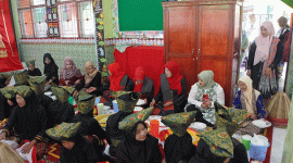Foto : Tradisi Makan Bajamba Pandang Panjang (Dok : Diskominfo Padang Panjang)