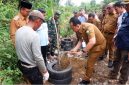 Bupati Muaro Jambi Bambang Bayu Suseno Saat Meresmikan Desa Pematang Gajah Bersih dari Sampah.Senin 06/10/2025