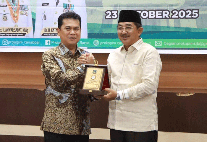 Foto : Pemkab Tanjung Jabung Barat gelar malam perpisahan Kepala Kejaksaan Negeri ( Kajari ) Bapak Radot Parulian S.H., M.H., yang digelar di rumah Dinas Bupati, Kamis 23 Oktober 2022 (Prokopin Tanjab Barat)