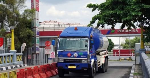 Iustrasi Mobil Tangki Pertamina