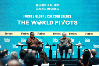 Foto : Presiden Prabowo Subianto bersama Steve Forbes, Rabu 15 oktober 2025 (Dok : Seskab RI)