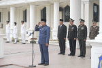 Foto : Bupati Tanjung Jabung Barat, Drs. H. Anwar Sadat, M.Ag., memimpin langsung upacara peringatan Hari Sumpah Pemuda ke-97 di halaman Kantor Bupati, Selasa 28 Oktober 2025 (Dok : Pemkab Tanjung Jabung Barat)