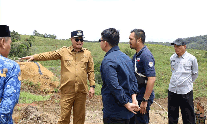 Foto : Walikota Sungai Penuh Alfin Sambut Kedtanga TIm Penilaian Adipura di TPST Renah kayu Embun (Dok : Humas & Protokol Setda SungaiPenuh