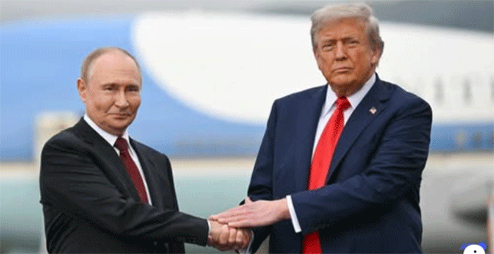Ilustrasi Trump dan Putin Bersalaman