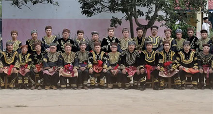 Para Depati Ninik Mamak Foto Bersama Menggunakan Baju Adat (Dok,Leg Negeroi)
