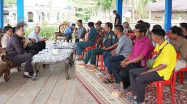 Foto : Bupati Merangin H.M.Syukur Bertemu dengan Suku Anak Dalam (SAD)