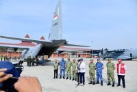 Foto : Pengiriman Bantuan dengan Pesawat Hercules (Sumber : Setores BPMI)
