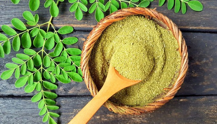 Foto : Daun Kelor dan Teh Daun Kelor (Sumber : Istimewa)