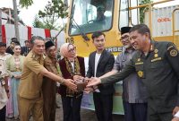 Foto : Sekda Prov Jambi Sudirman Lepas Ekpspor Pinang Ke Bangladesh (Sumber : Diskominfo)