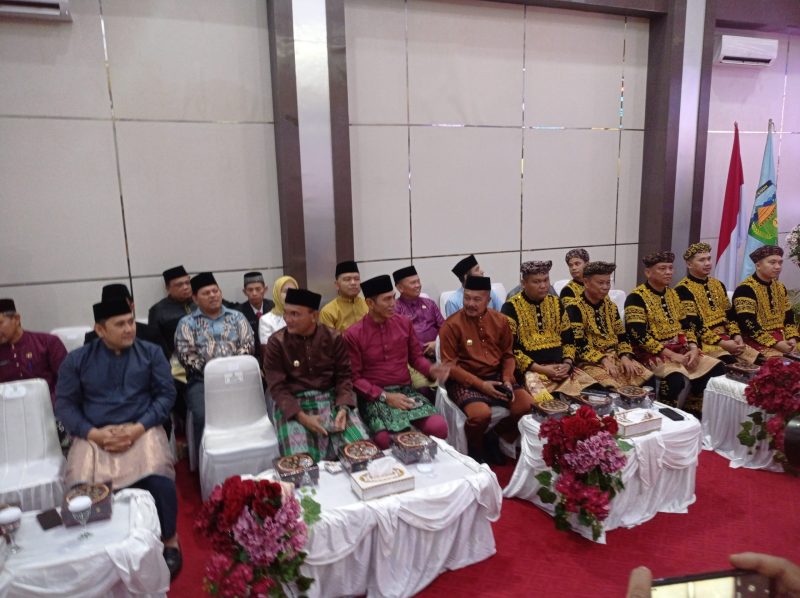 Foto : Bupati Kerinci Monadi Hadiri Paripurna HUT Kota Sungai Penuh Ke 17 (Dok : Roli)