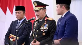 Foto : Kapolri Jendral Listyo Sigit Prabowo,Mensesneg Hadi Prasetyo dan Seskab TedyIndra Jaya Konfrensi Pers Terkait Ledakan SMA 72 Jakarta (Dok : BPMI Setpres)