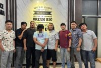 Foto : Seorang Pria diMerangin Diringkus Polisi Rekam Rekan Kerja dengan Vidio mini (Sumber : satukomando.com)