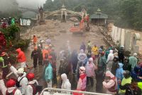 Foto : Pembersihan Banjir Bandang di Padang Panjang (Sumber : Kominfo)