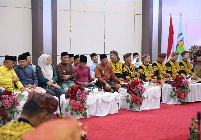 Foto : Bupati Merangin H.M Syukur Menghadiri Paripurna HUT Ke -17 Kota Sungai Penuh 08 November 2025 (Dok : Roli)