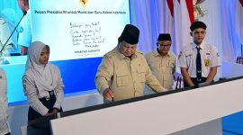 Foto : Presiden Prabowo Meluncurkan Program Digitalisasi Pembelajaran Nasional,Senin17 November 2025 (Sumber : BPMI)