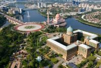 Foto : Putra Jaya Ibukota Malaysia dar Udara (Dok : traveloka.com)