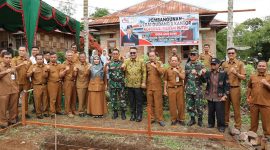 Wako Alfin  Letakan Batu Pertama Gerai dan Gudang Koperasi Putih